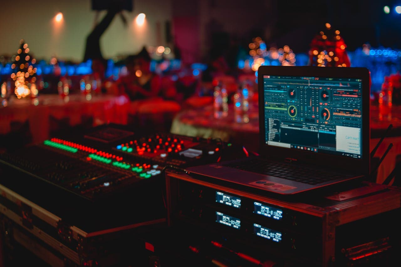 Stage and screen setup